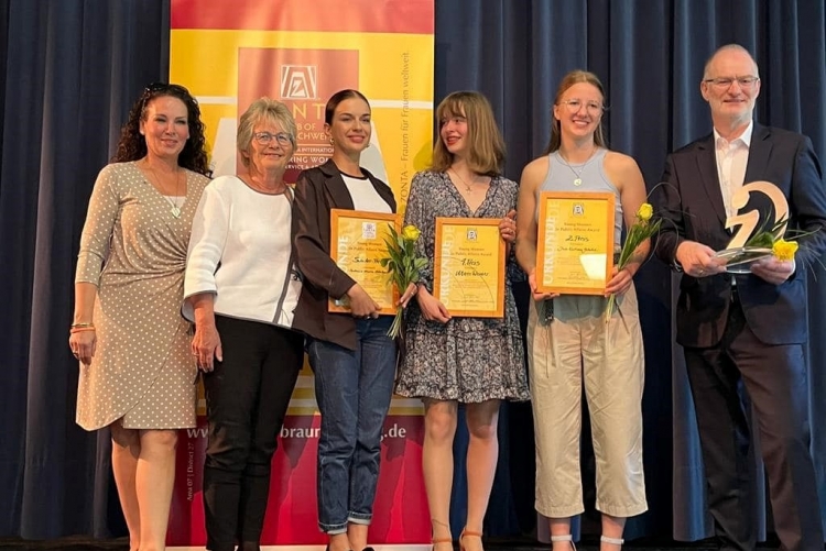 Marie Werner, Jule-Katleen Gehrke und Antonia Maria Osterholt sind die YWPA-Preisträgerinnen 2022